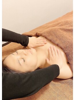 ムイ(mui)の写真/頭だけでなく身体も気になる方へ！国家資格取得者によるマッサージでしっかりサポート☆技術力に自信あり◎