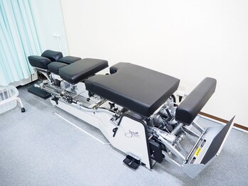 本多鍼灸整骨院/矯正用ベット　トムソンベット