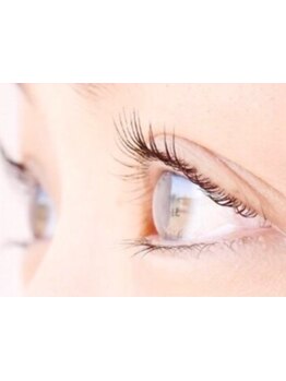 ナチュラル上品な目元にしたい