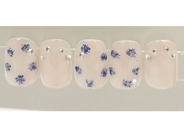 シンプルフラワーネイル