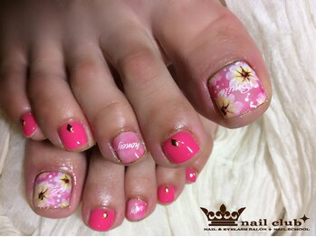 ネイルクラブ(nail club)/ピンクの華やかフットネイル