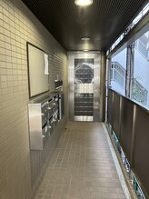 リンパ療法センター 日吉駅西口/2階にきたら奥の扉まで直進