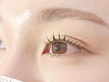 キキ アイラッシュ(KiKi eyelash)の写真/【韓国発◎話題のブラックマスカラパーマ】自まつ毛を活かしてナチュラルな仕上がりに♪