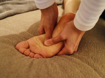 ユニヴェール/ザロータス(UNIVERS/THE LOTUS)/足裏トリートメント