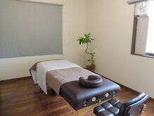 ウェル 姶良店(WELL)/木を活かす空間の施術室