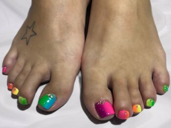フリーネイル 枚方店(free nail)の写真/夏に向けて、見える足元をとびきりお洒落に♪10本アートし放題/シンプルネイルなどお好みのデザインへ＊