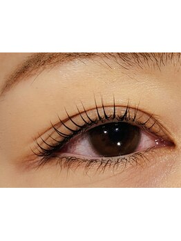 ナチュラル上品な目元にしたい