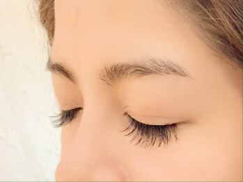 エマ(Emma)の写真/超軽量×高持続で話題のエクステ“フラットマットラッシュ”♪自まつ毛への負担も少ない軽い付け心地◎