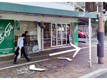 ハロウ/2、角にあるエイブルを左折