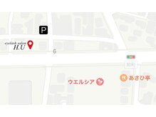 専用駐車場。お店横の青い3階建の建物裏の1番になります