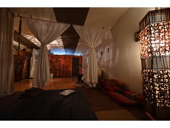 トゥーラトゥーラ(tula_tula)/タイ部屋