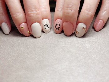 ラドール(La Dhole)/イニシャルネイル