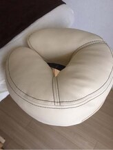 イワシタ ホリスティック アロマ ラボ(IWASHITA Holistic Aroma Labo)/当店自慢のこだわりベッドで施術