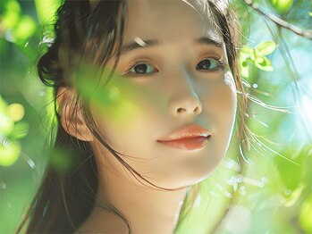 プラスアイ 川崎東口店の写真/美しいマツエクを長時間キープしたい方には“高持続力グルー”がお勧め。敏感肌の方には低刺激グルーもあり