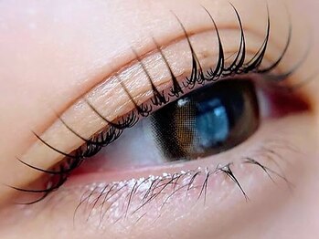 スータ(Relax Beauty SUIT)の写真/次世代まつ毛パーマ【パリジェンヌラッシュリフト】導入店!自まつ毛の根元からしっかり立ち上げる最新技術!