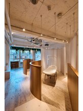 【店内】個室・カーテンで仕切られた半個室でのプライベート空間で特別な時間をお過ごしください☆