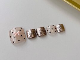 フットネイル　ドットピンクラメ