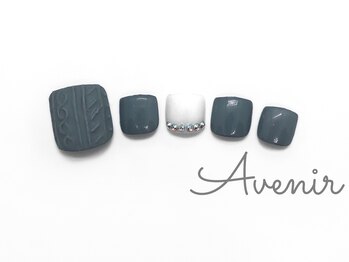 アヴィニール 表参道(Avenir)/グレージュニットネイル