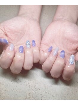 ラグネル(Luxnal)/涼し気ニュアンスネイル