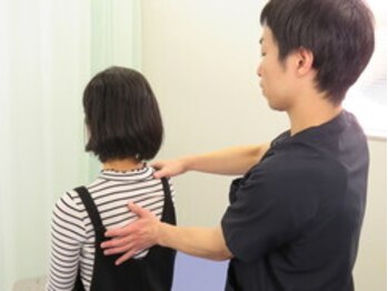 りらく整体 あおば/肩こり/腰痛/骨盤矯正/自律神経