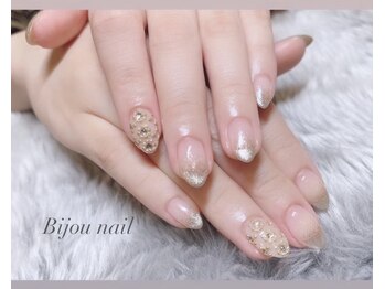 シェリエ(Cherie)/ビジューネイル/ラメグラ