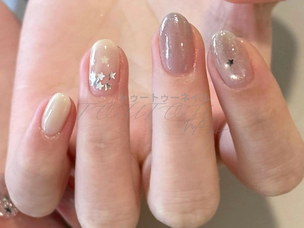 2026年冬トレンド】ホワイト ワンカラー ハンドのネイルデザイン集