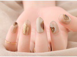 個性派ニュアンスネイル