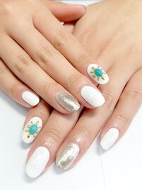 シンプルホワイトネイル