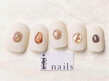 アイネイルズ 池袋店(I-nails)/ホワイトマットぷっくりネイル