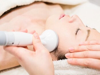 サロンドベル(Salon de BELLE)の写真/【ハリのあるすべすべお肌へ】気になるホウレイ線、たるみにアプローチし憧れの美小顔に☆
