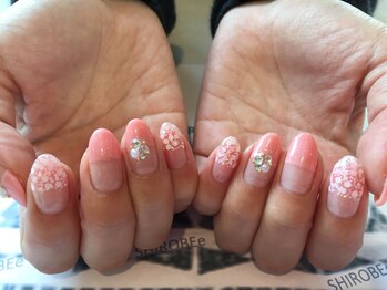 トータルサロン 白べぇーっ プラス/ハーフフレンチネイル