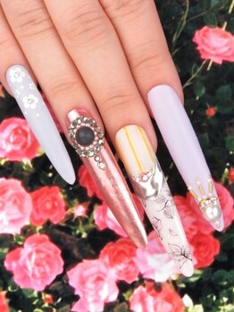 カラーズ 浜松店(colors)/花柄×ストライプで欲張りネイル