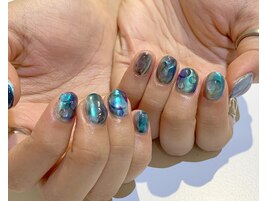 メタリック。