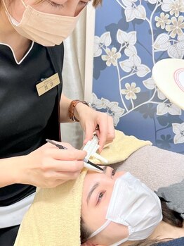 ティーティービューティー(TT Beauty)の写真/《栄の人気店》眉毛と毛穴の専門店★著名人・インフルエンサーが通うサロン！細部にまでこだわるデザイン♪