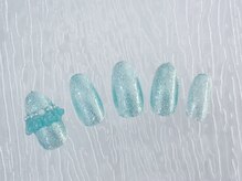 ネイルサロン ロゼプリュム/キラキラミントカラーに、フリル