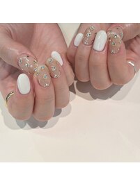 ビジューネイル