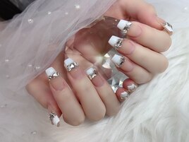 白フレンチのストーンつけ放題