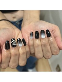 ブラックネイルも大人気！