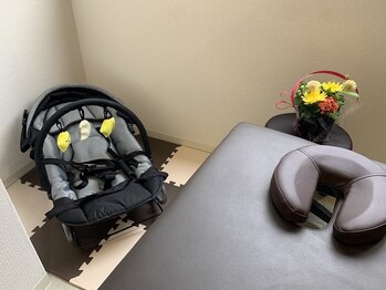 学芸大学整体院の写真/お子さま同伴可！完全個室&清潔感のある空間でママもお子様もリラックス♪産後の骨盤ケアはぜひ当店へ★