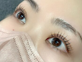 ミヌエット(MINUET)の写真/ダメージレスにとことんこだわり抜いた"4D-flowまつげパーマ"で理想の目元に♪リターン時の綺麗を実現！