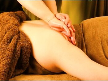 ユウリ(Yuuri)/背中のハリにも