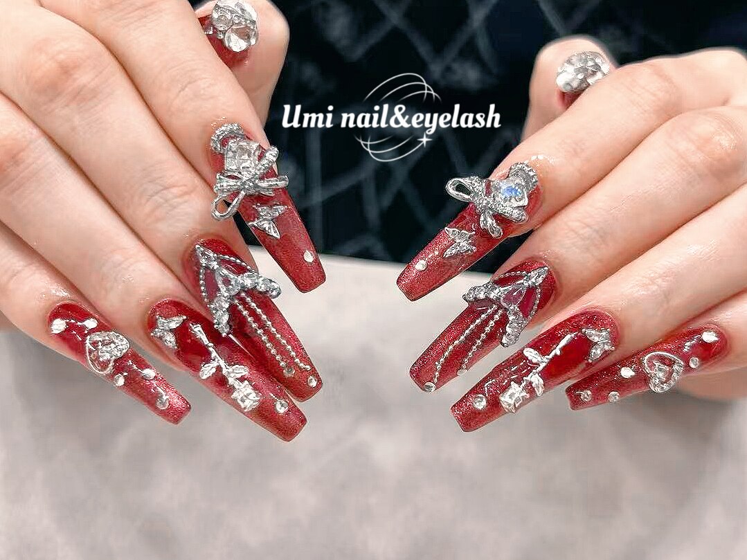 2026年冬トレンド】レッド スーパーロングのネイルデザイン集｜人気順