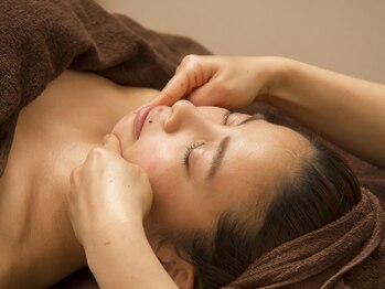 タマンサリ(Taman Sari)の写真/【頬肉撃退】大人気のレモンボトルとレッドショット!脂肪分解と小顔マッサージで更に速攻リフトアップ!