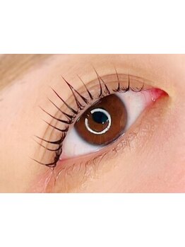 ナチュラル上品な目元にしたい