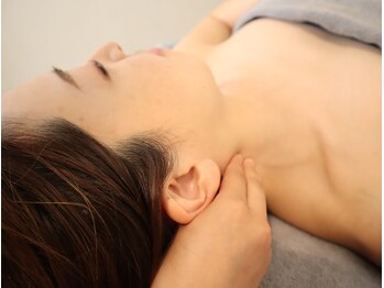 シラン(Siran)の写真/首肩の疲れを繰り返すあなたに。睡眠の質向上へ導き、慢性的な肩こりを癒やす休息時間を。