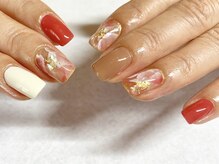 サロンドフォーエイチ(salon de 4H)/ジューシー朱色カラーで大理石