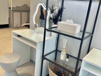 ティティビューティ 岡崎店(TTBeauty)/パーソナル空間のドレッサー