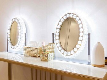 ブルーム(bloom)の写真/《ブラジリアンワックス脱毛VIO+保湿ケア+美白クリーム付¥4,500》自己処理では難しいVIOはプロにお任せ♪