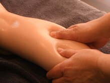 ボディヒーリング 楽/アーユルヴェーダ式全身オイル