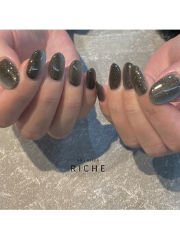 リッシュ(RICHE)/カーキブラックネイル